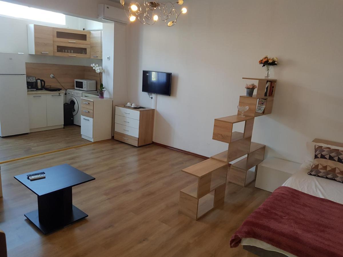 The Center Apartments Comfort Szandanszki Kültér fotó